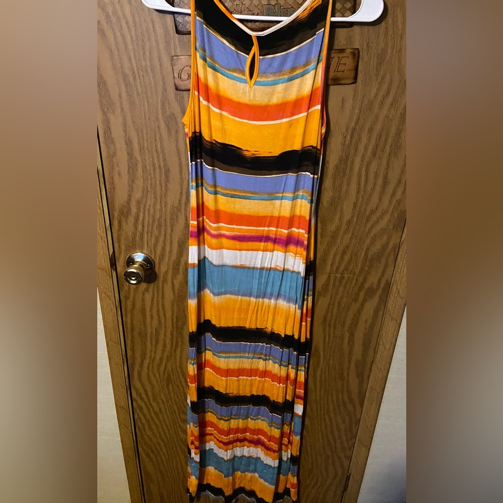 Dress - Picture 2 of 3